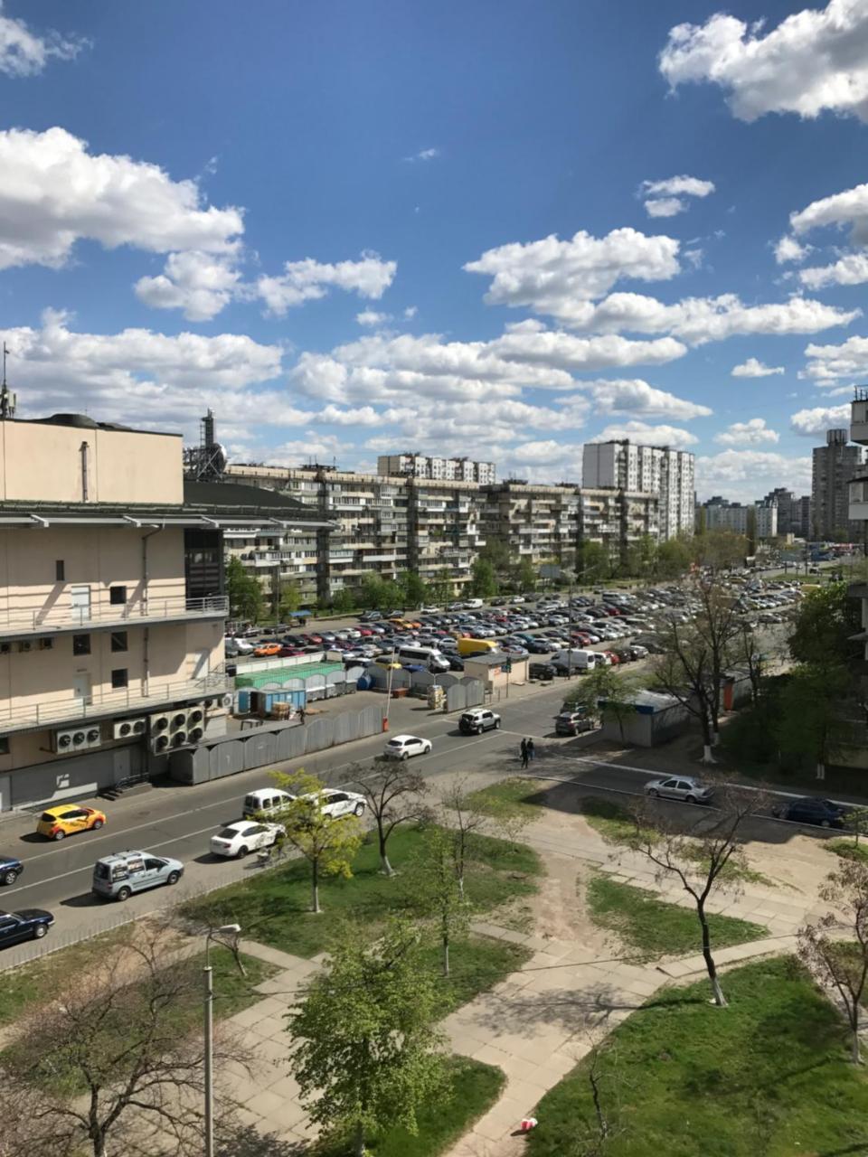 Obolon Metro Station Apartment Kyiv Exterior photo